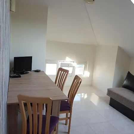 Tourist Attic Apartament *